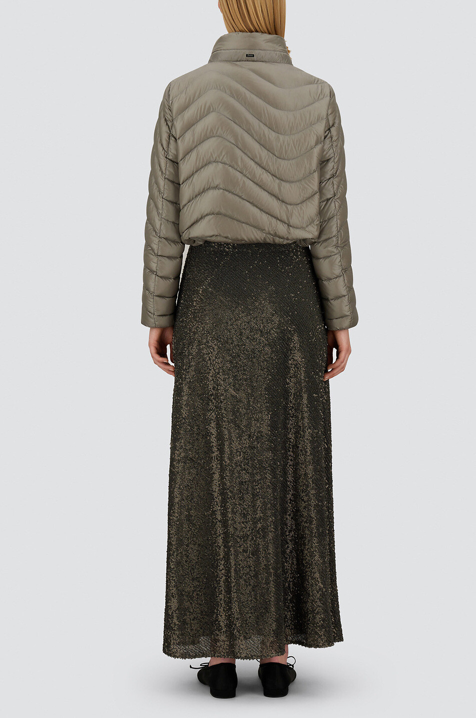 HERNO Kurze Daunenjacke mit Wellensteppung Ultralight Resort Damen HELLBRAUN 4