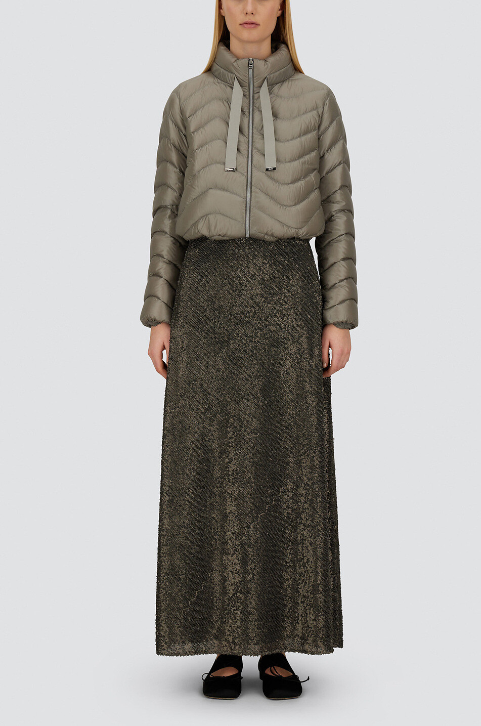 HERNO Kurze Daunenjacke mit Wellensteppung Ultralight Resort Damen HELLBRAUN 7