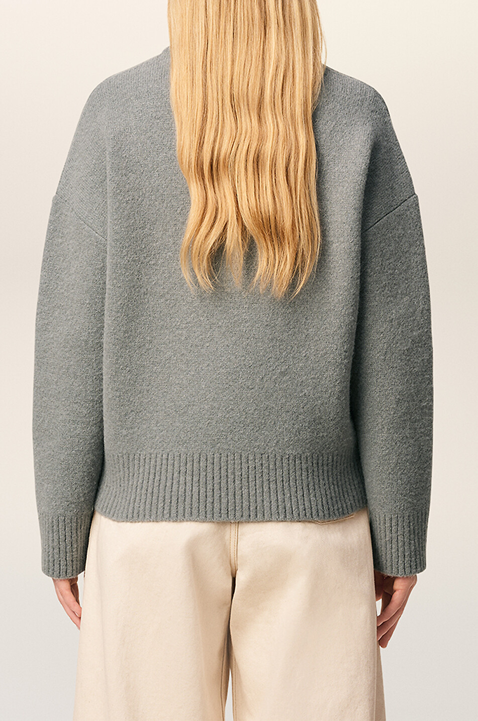 AMI Pull en maille d'alpaga à col rond Nuage Femme GRIS CLAIR 3
