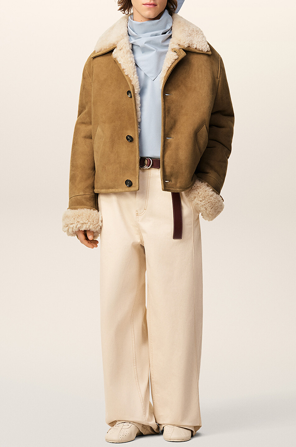 AMI Manteau court en peau lainée à col revers Homme CAMEL 2