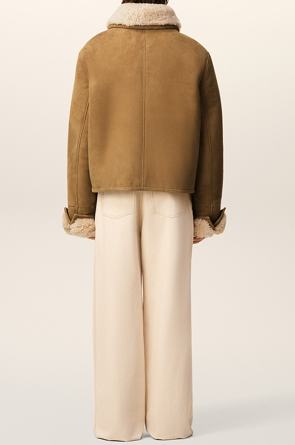 AMI Manteau court en peau lainée à col revers Homme CAMEL 3