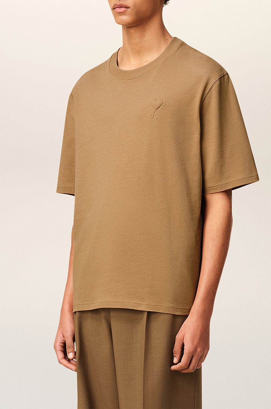 AMI Dickes Jersey-T-Shirt mit Logo Herren KAMELFARBEN 4