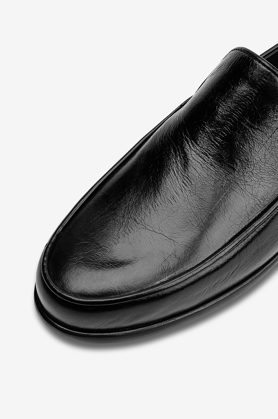 POEVE Nida crushed patent leather loafers Women BLACK 4