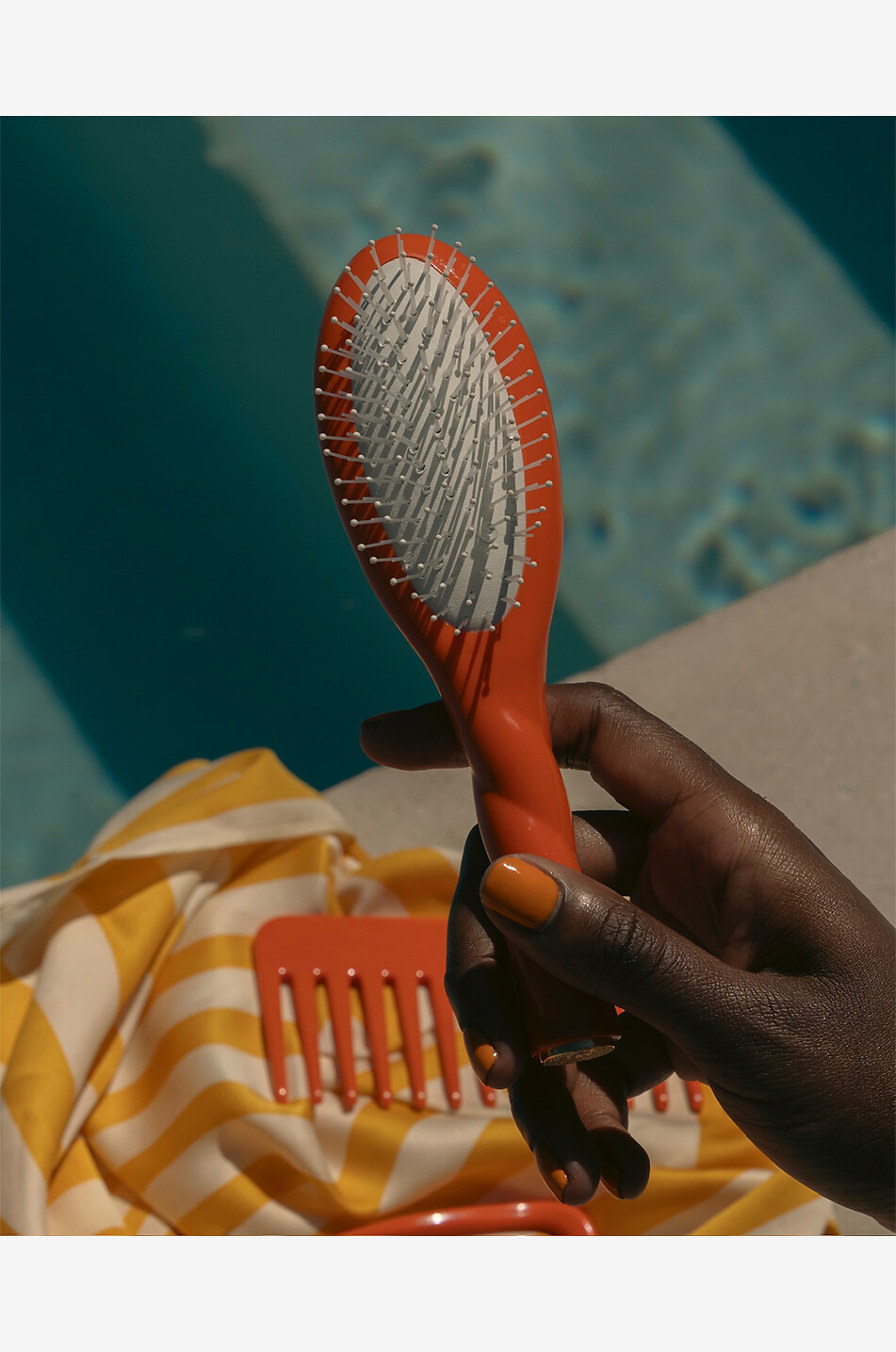LA BONNE BROSSE Brosse démêlante & massante N.04 La Miracle Orange Seventies Édition Limitée Unisexe Incolore 5