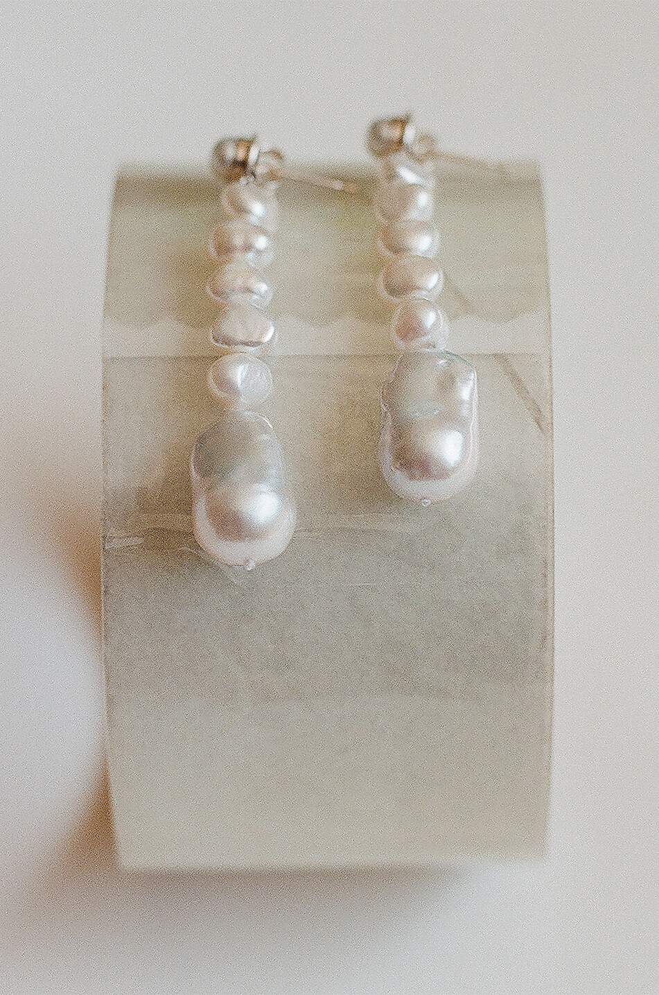 AGMES Boucles d'oreilles en perles d'eau douce Emmanuelle Femme BLANC CASSE 5