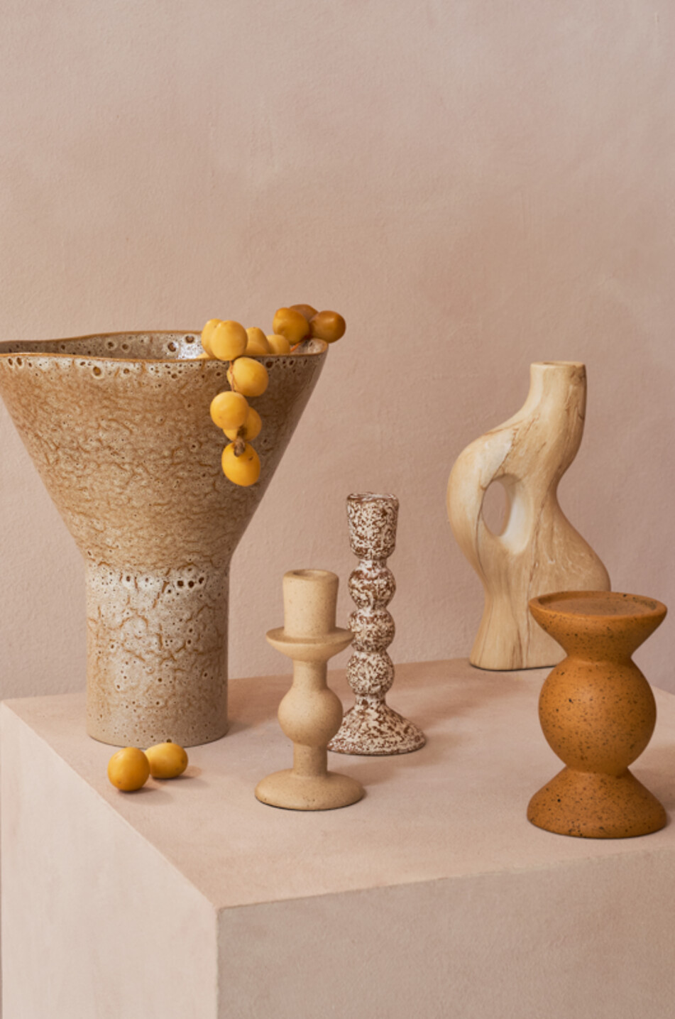 URBAN NATURE CULTURE AMSTERDAM Vase aus Keramik Yaro Haus Mittle beige 3