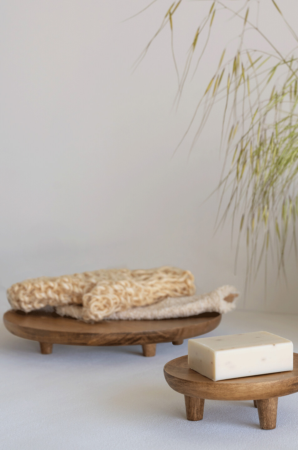 URBAN NATURE CULTURE AMSTERDAM Mango wood footed serving tray Home BROWN 4