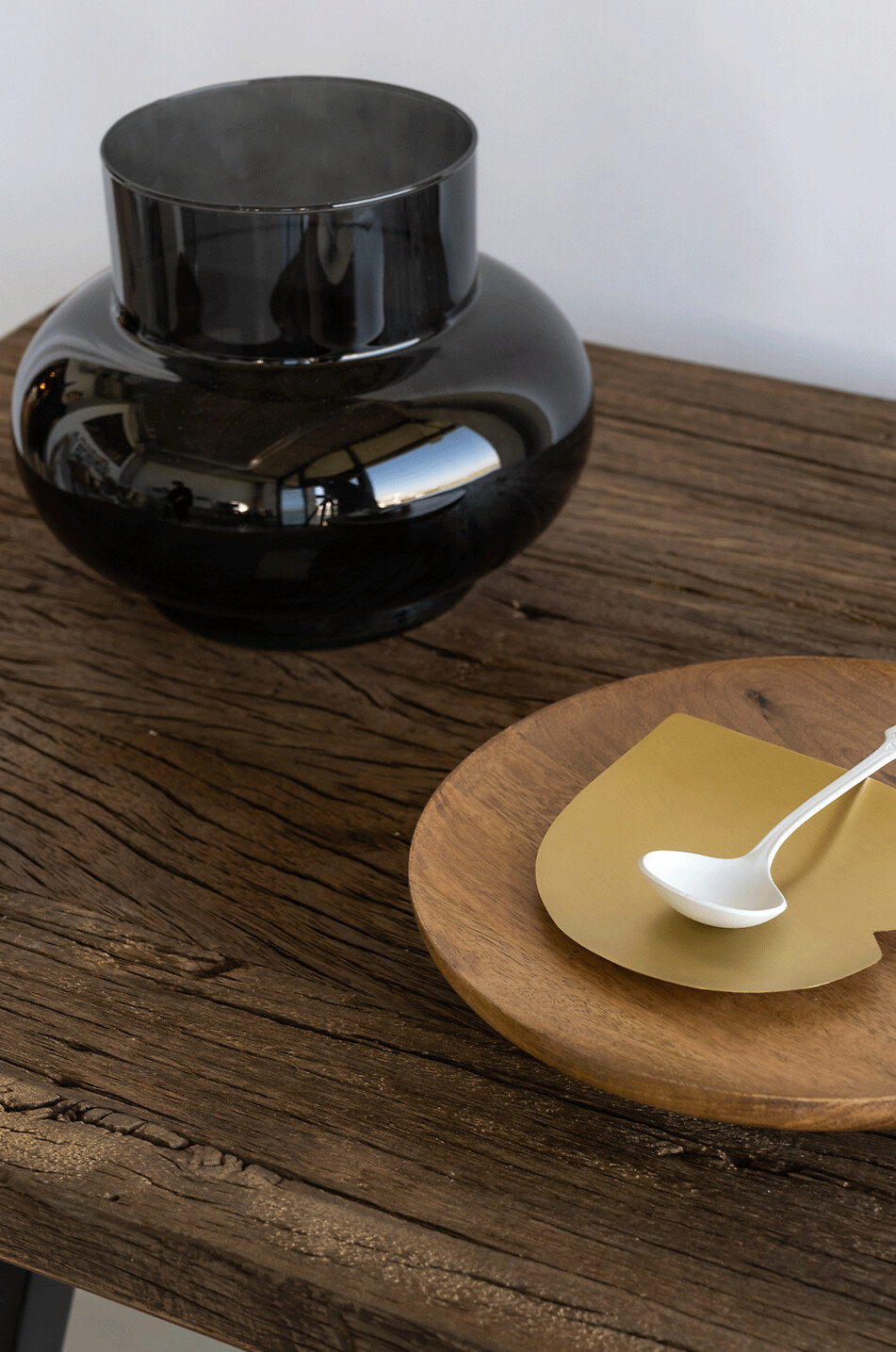 URBAN NATURE CULTURE AMSTERDAM Mango wood footed serving tray Home BROWN 3