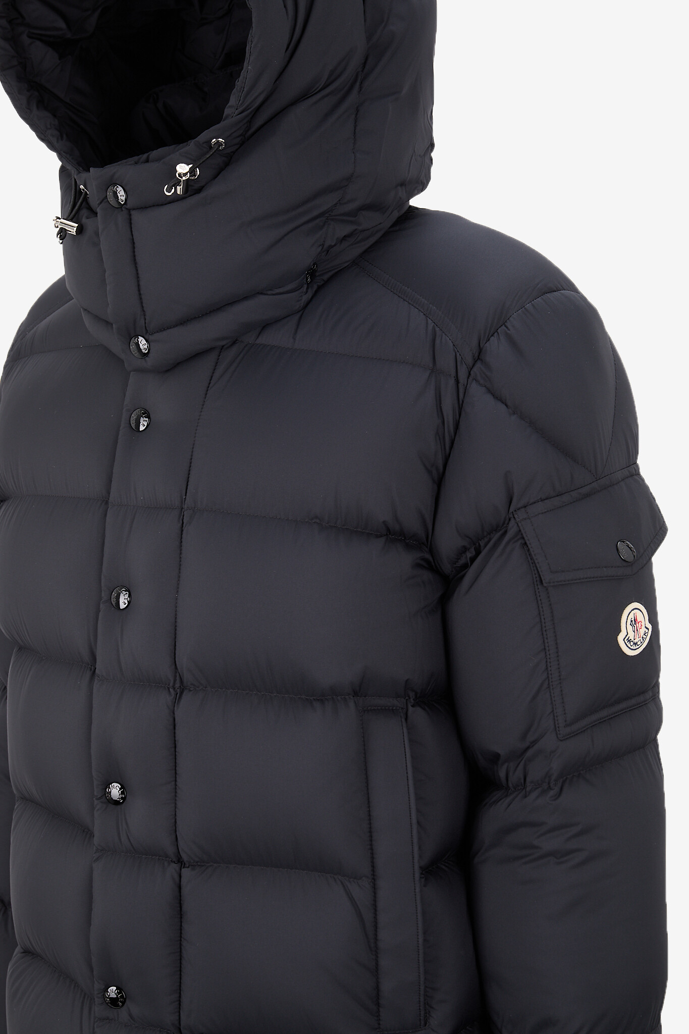 Kurze Daunenjacke aus mattem Nylon Moncler Maya 70