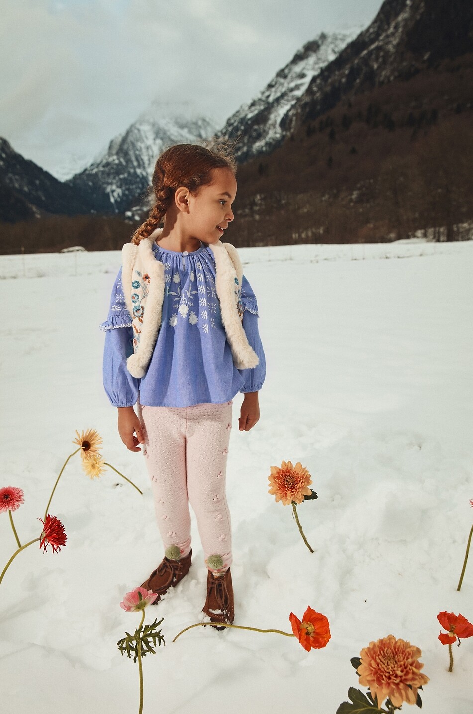 LOUISE MISHA Gilet réversible brodé fille en fourrure synthétique Librana Fille BLANC CASSE 7