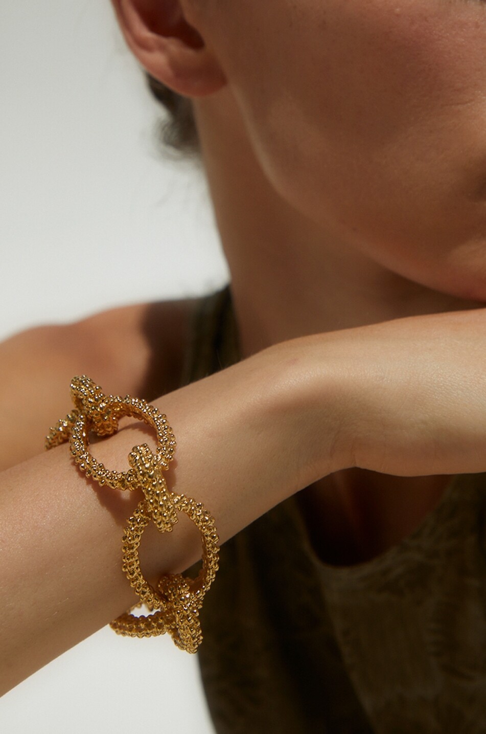 PAOLA SIGHINOLFI Texturiertes goldenes Armband Sasha Damen GOLDEN 4