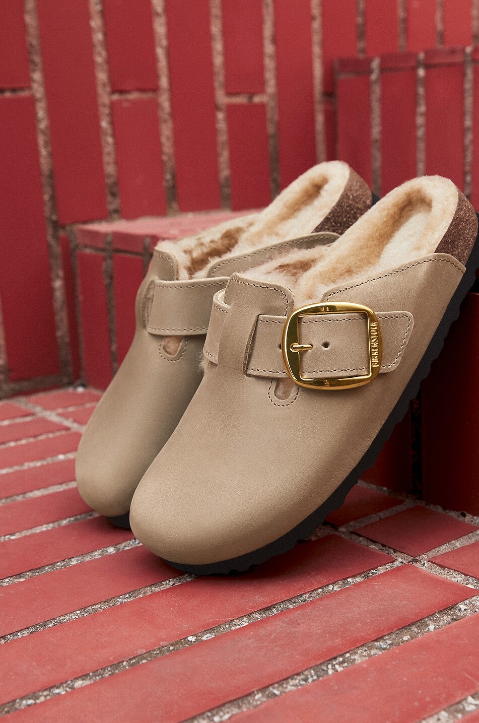 BIRKENSTOCK Boston Big Buckle shearling-lined leather clogs Women LIGHT BROWN 5