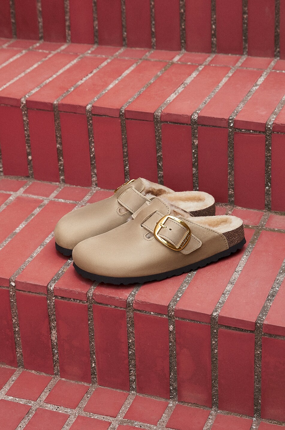 BIRKENSTOCK Boston Big Buckle shearling-lined leather clogs Women LIGHT BROWN 6
