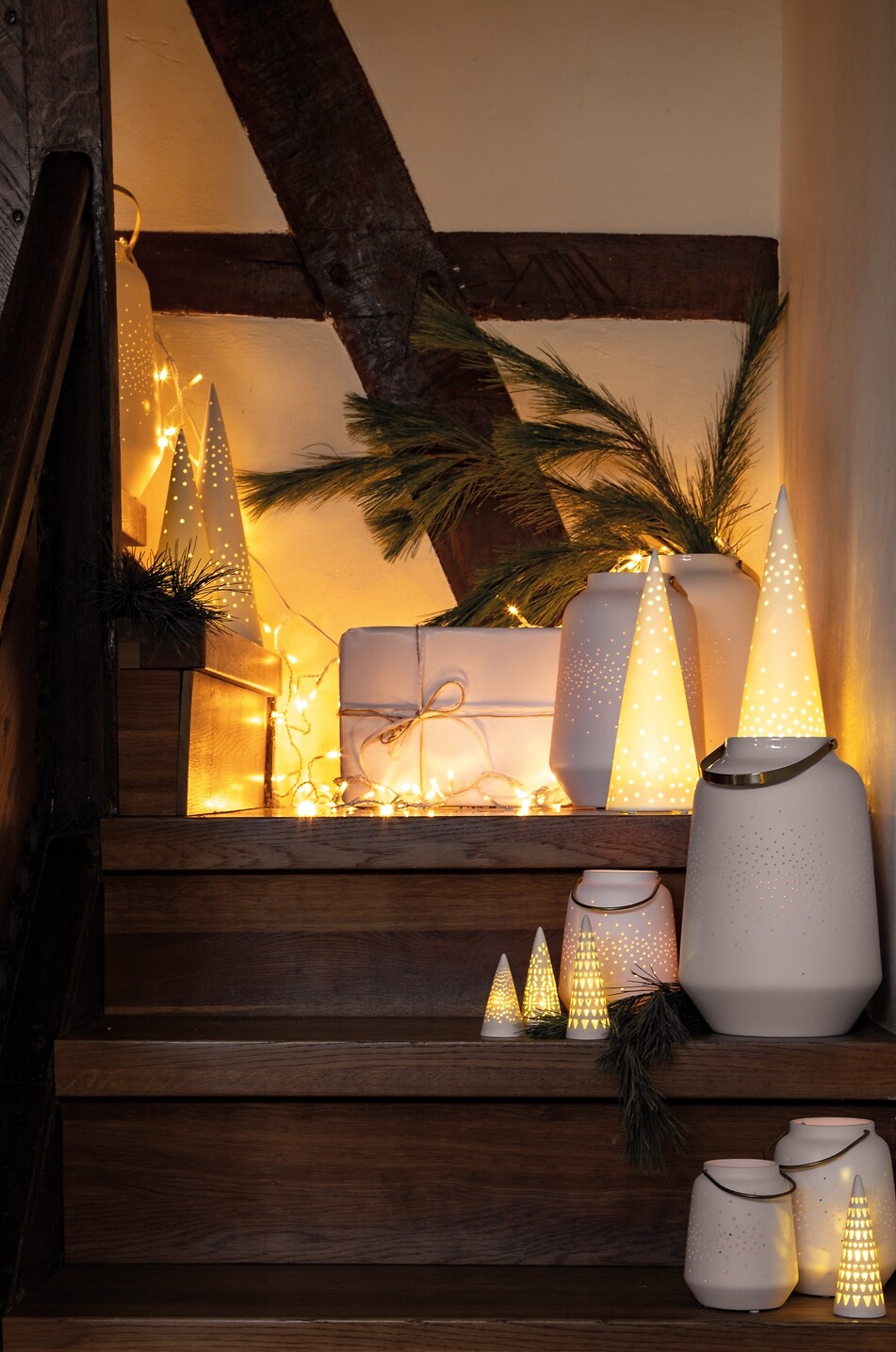 RÄDER DESIGN STORIES Lanterne miniature en porcelaine - H11,5 Maison BLANC 2