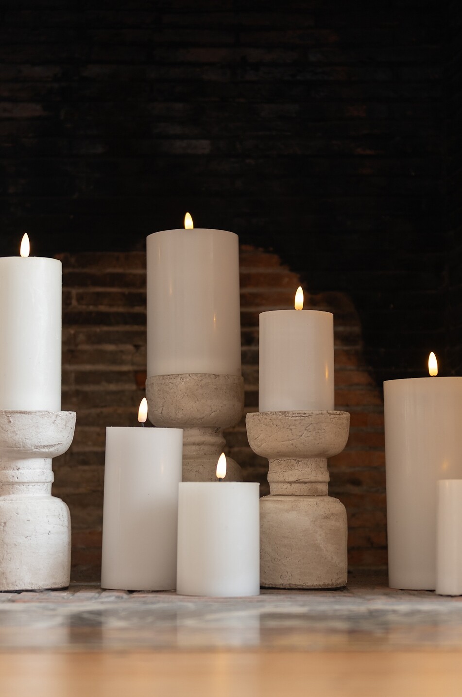 JOLIPA Terrakotta-Kerzenständer M Haus WEISS 3