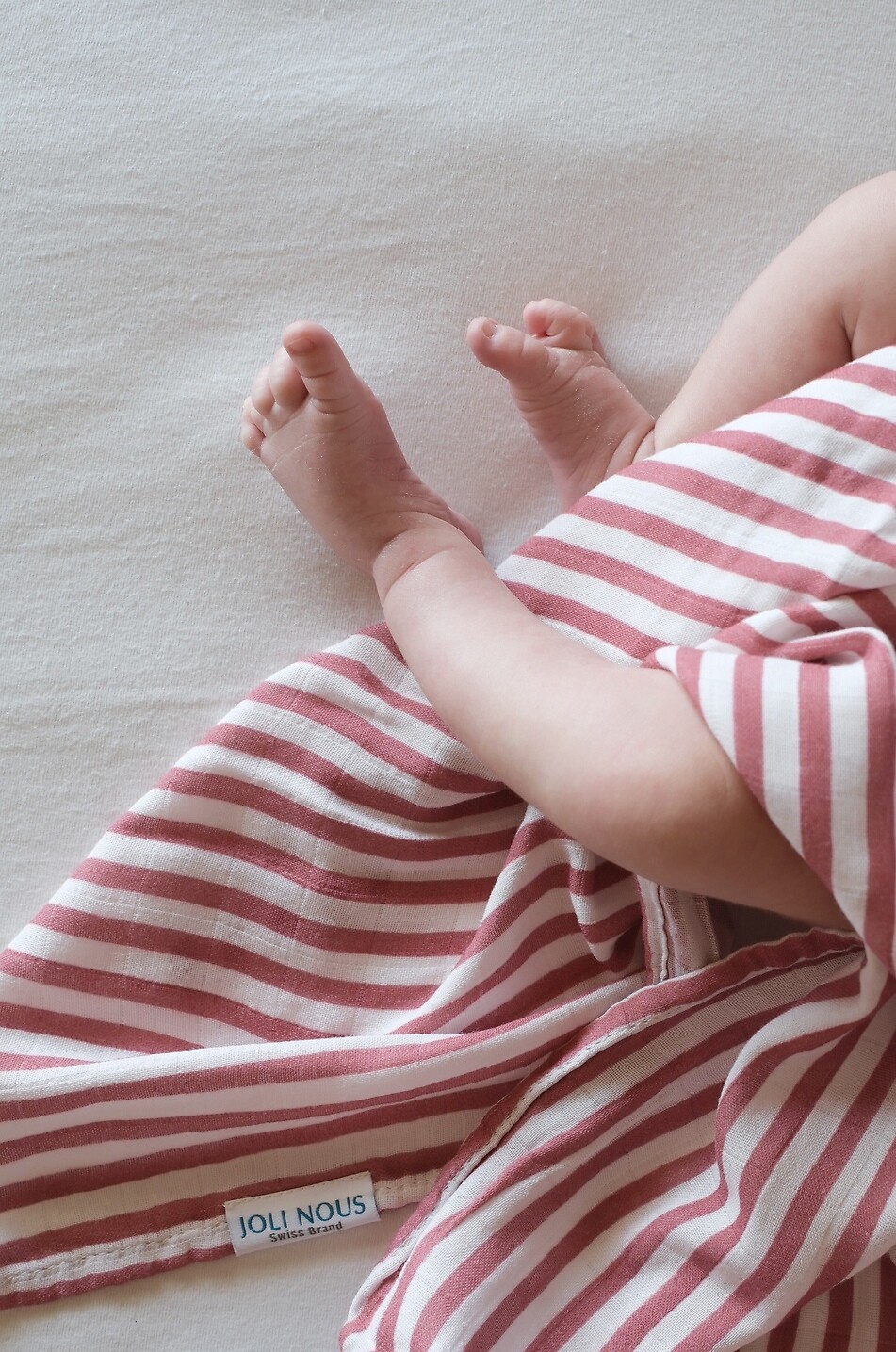 JOLI NOUS Grosse Wickeltuch aus Musselin für Babys Baby DUNKELROSA 4