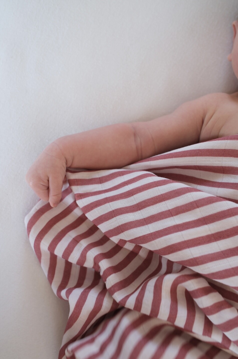 JOLI NOUS Grosse Wickeltuch aus Musselin für Babys Baby DUNKELROSA 6
