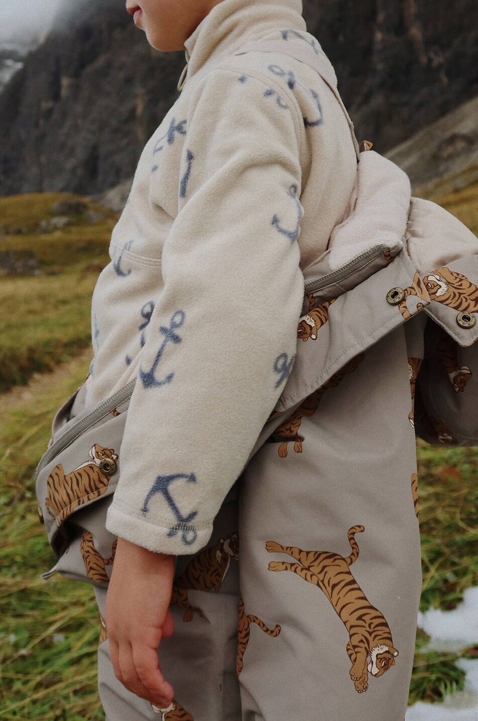 KONGES SLØJD Sweat-shirt enfant en polaire imprimé fantaisie Tavi Unisexe BEIGE 3