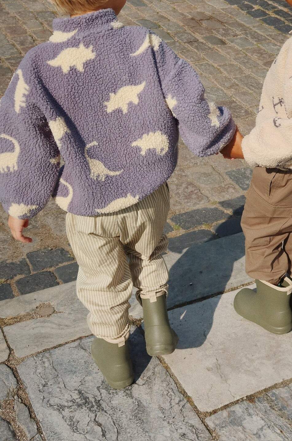 KONGES SLØJD Kurze Kinder-Fleecejacke mit Print Jody Unisex BLAU 3