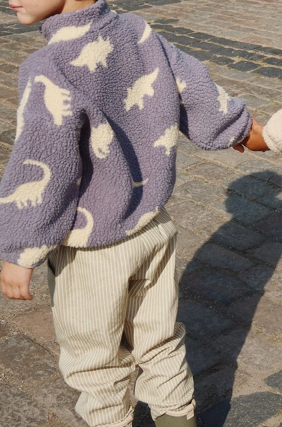 KONGES SLØJD Kurze Kinder-Fleecejacke mit Print Jody Unisex BLAU 5
