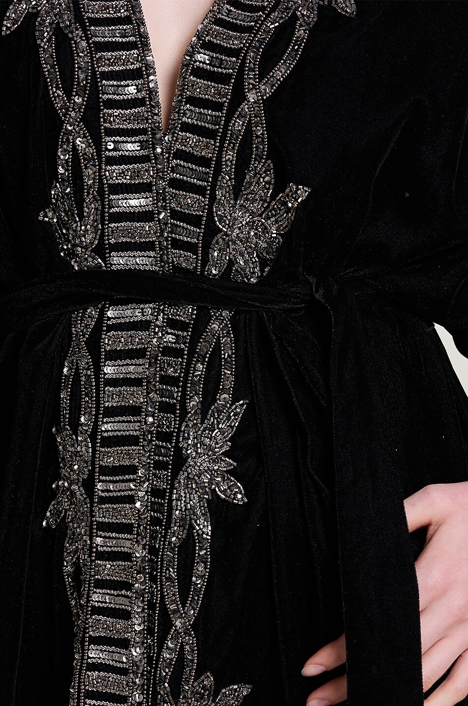 SCARLETT POPPIES Starlight embroidered plush velvet kimono Women BLACK 7