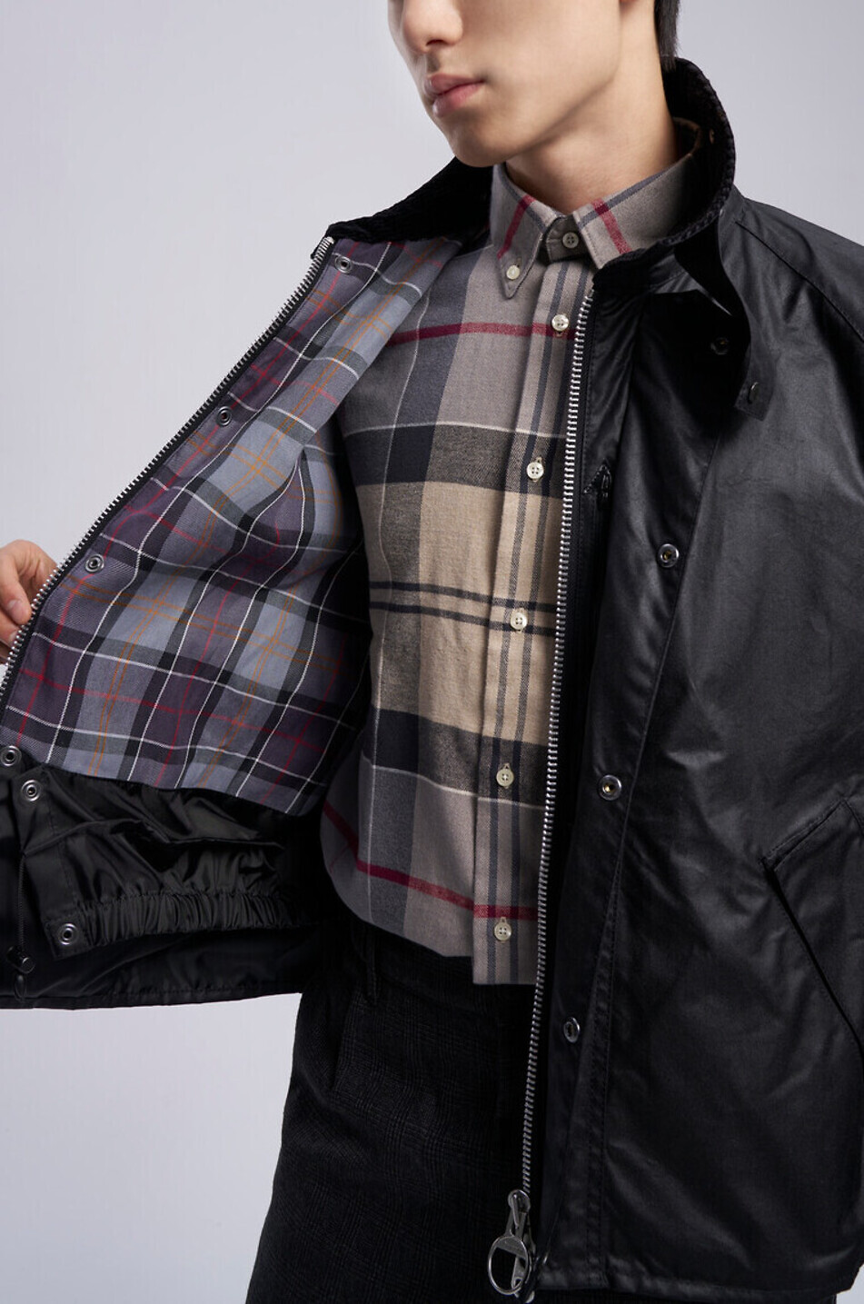 BARBOUR Kurze Wachsjacke mit Hemdkragen Herren SCHWARZ 4