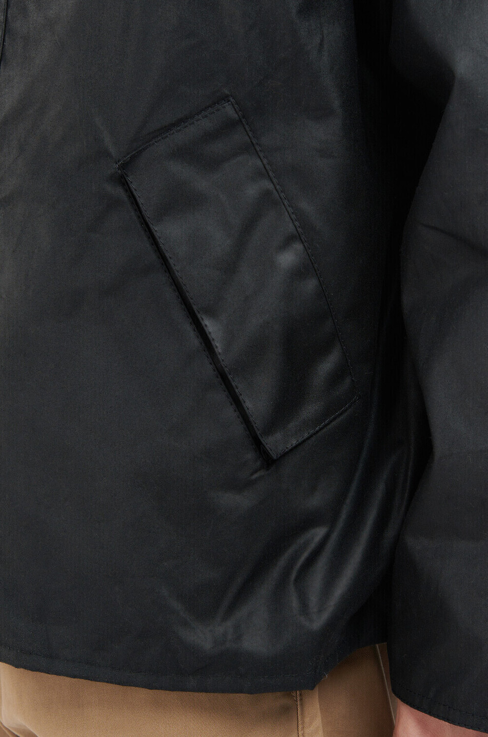 BARBOUR Kurze Wachsjacke mit Hemdkragen Herren SCHWARZ 7