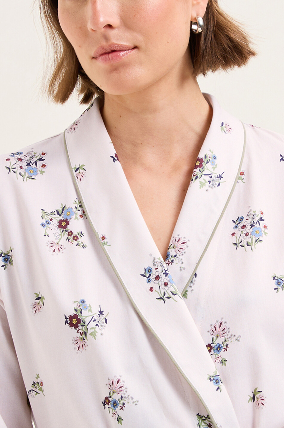 LAURENCE TAVERNIER Peignoir court en crêpe à motif floral Femme MULTICOLORE 4