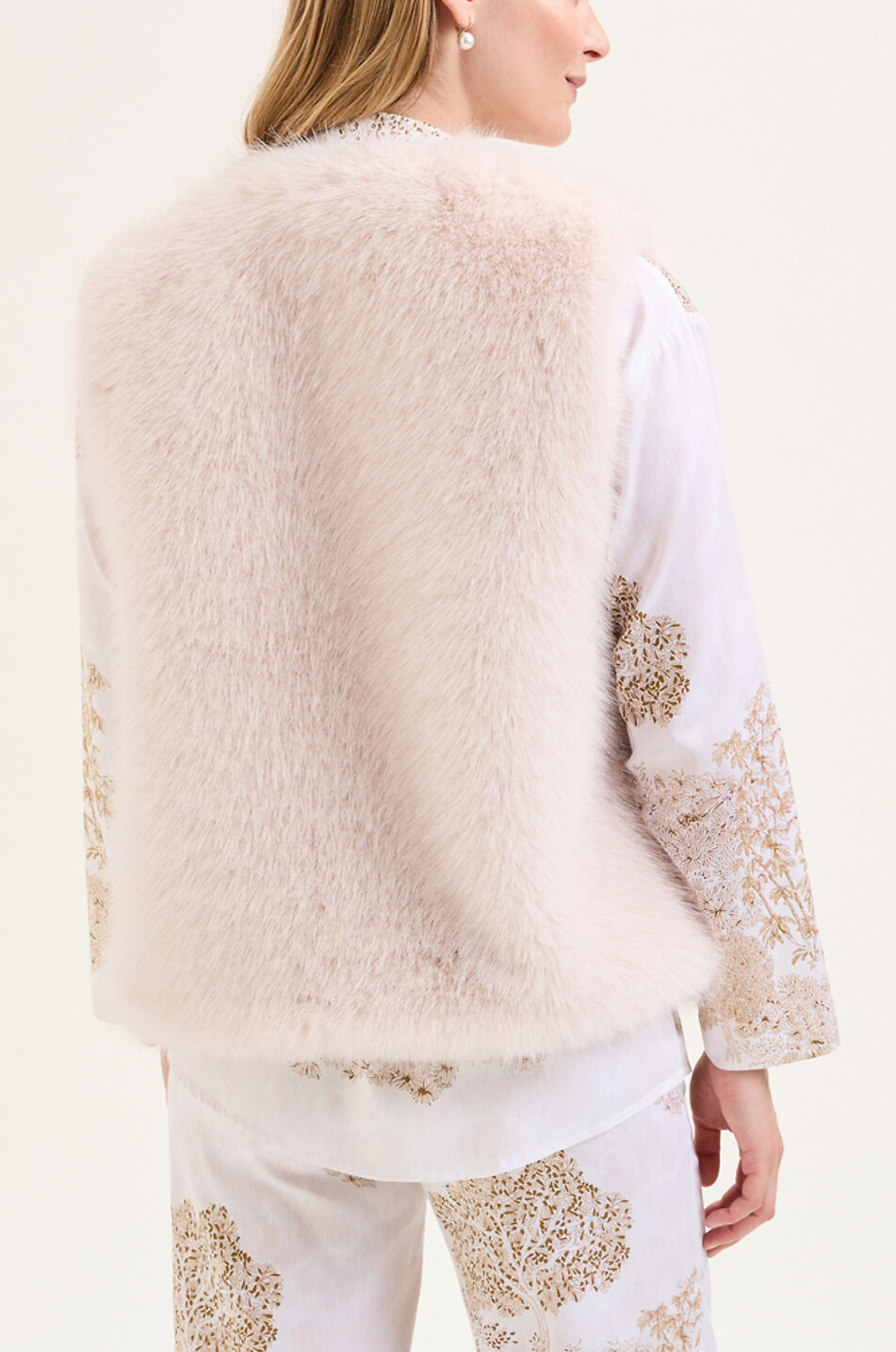 LAURENCE TAVERNIER Gilet duveteux en fourrure synthétique Colette Femme Beige clair 3