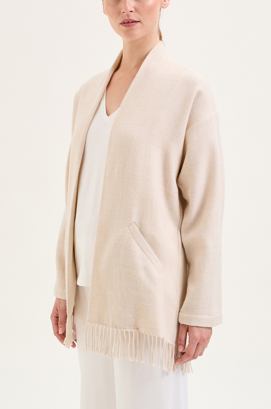 LAURENCE TAVERNIER Poncho court en maille à franges Laurence Femme BEIGE 2