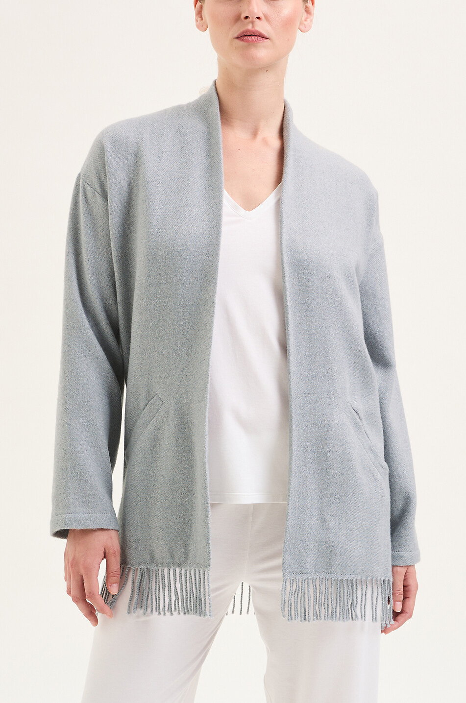 LAURENCE TAVERNIER Poncho court en maille à franges Laurence Femme GRIS 2