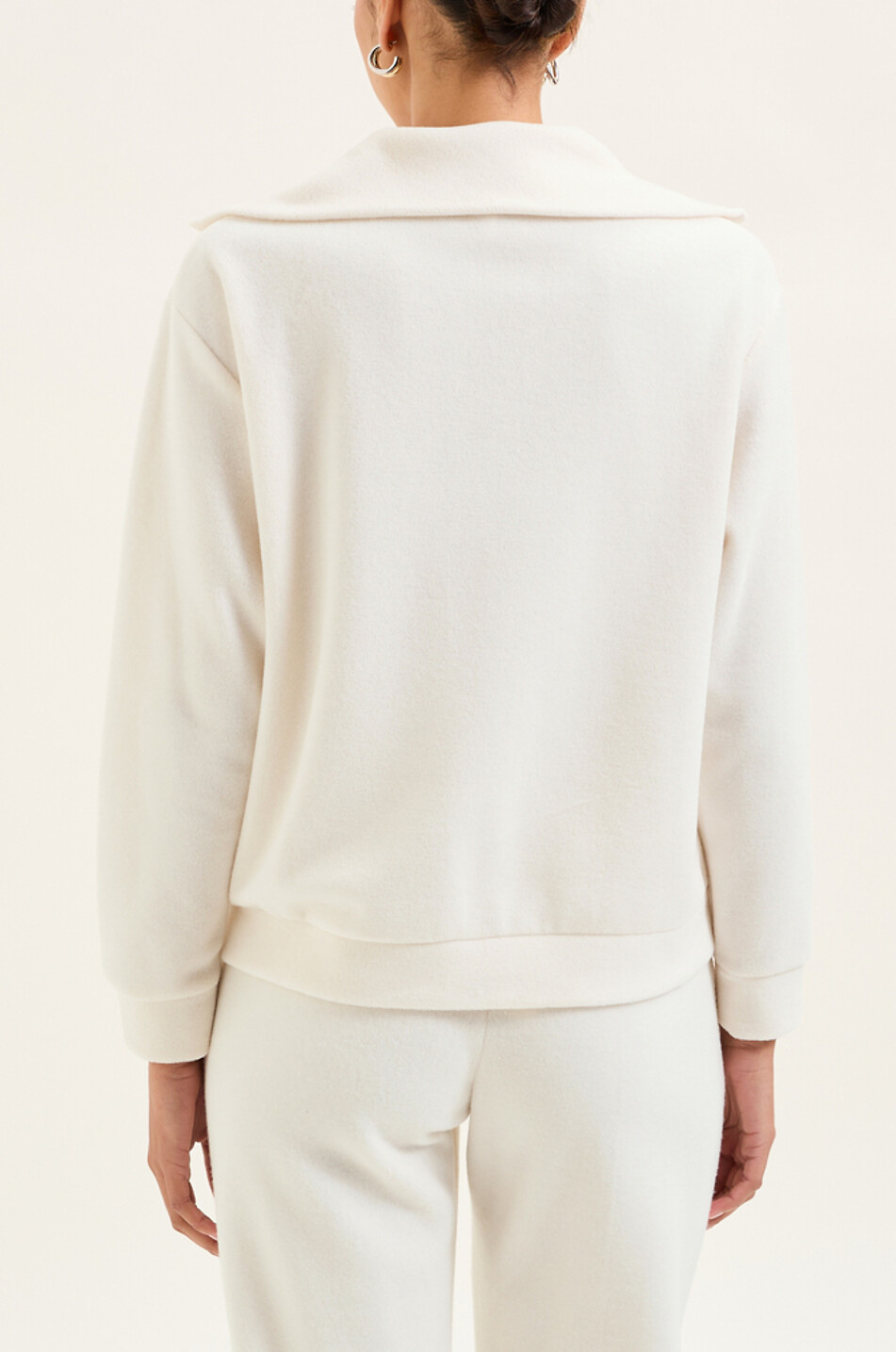 LAURENCE TAVERNIER Sweat-shirt duveteux en polaire Louna Femme BLANC CASSE 3