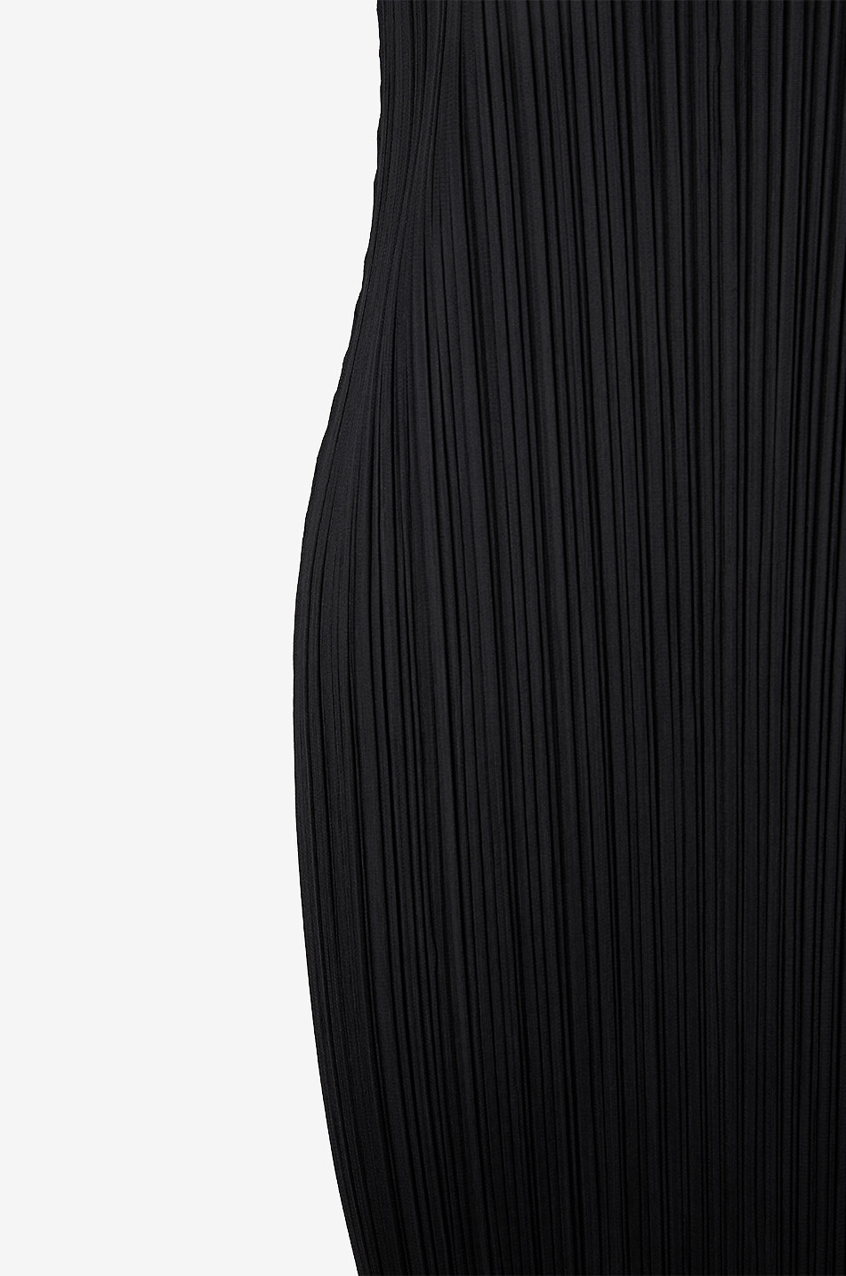 PLEATS PLEASE Gerafftes Midi-Kleid aus Waffelkrepp mit Rundhalsausschnitt August Del Wave Damen SCHWARZ 3