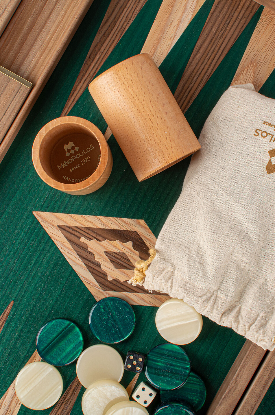 MANOPOULOS Jeu de backgammon en noyer vert américain incrusté Maison MULTICOLORE 4