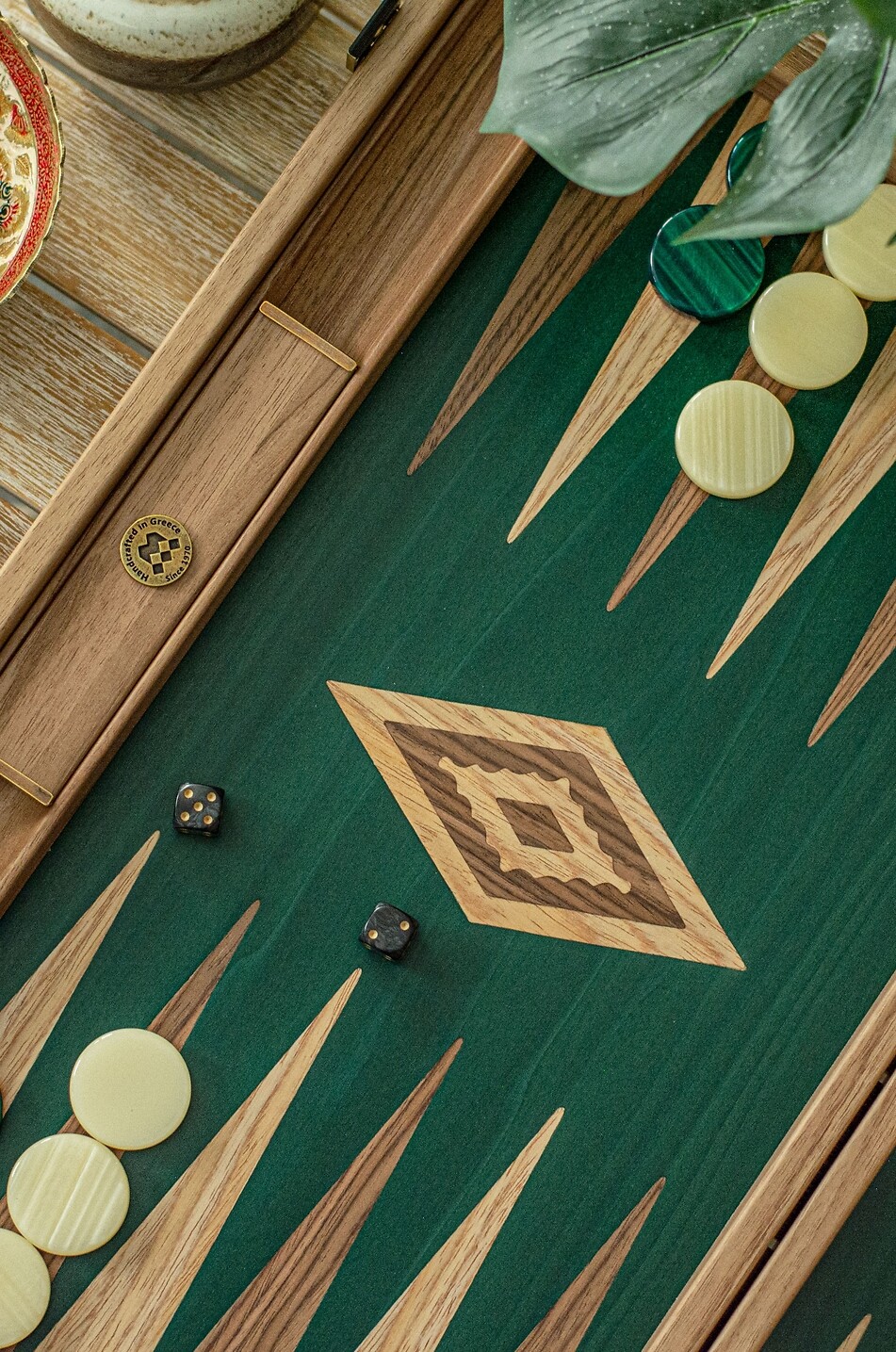 MANOPOULOS Jeu de backgammon en noyer vert américain incrusté Maison MULTICOLORE 5