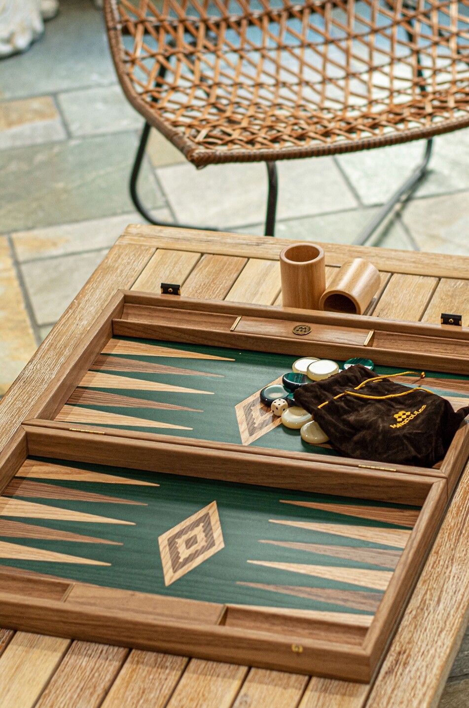 MANOPOULOS Jeu de backgammon en noyer vert américain incrusté Maison MULTICOLORE 3