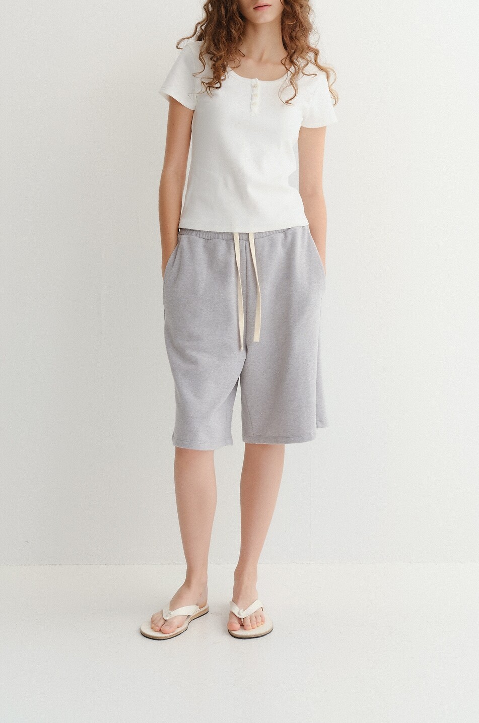 DUNST Top à manches courtes en jersey à col Henley Femme BLANC CASSE 3