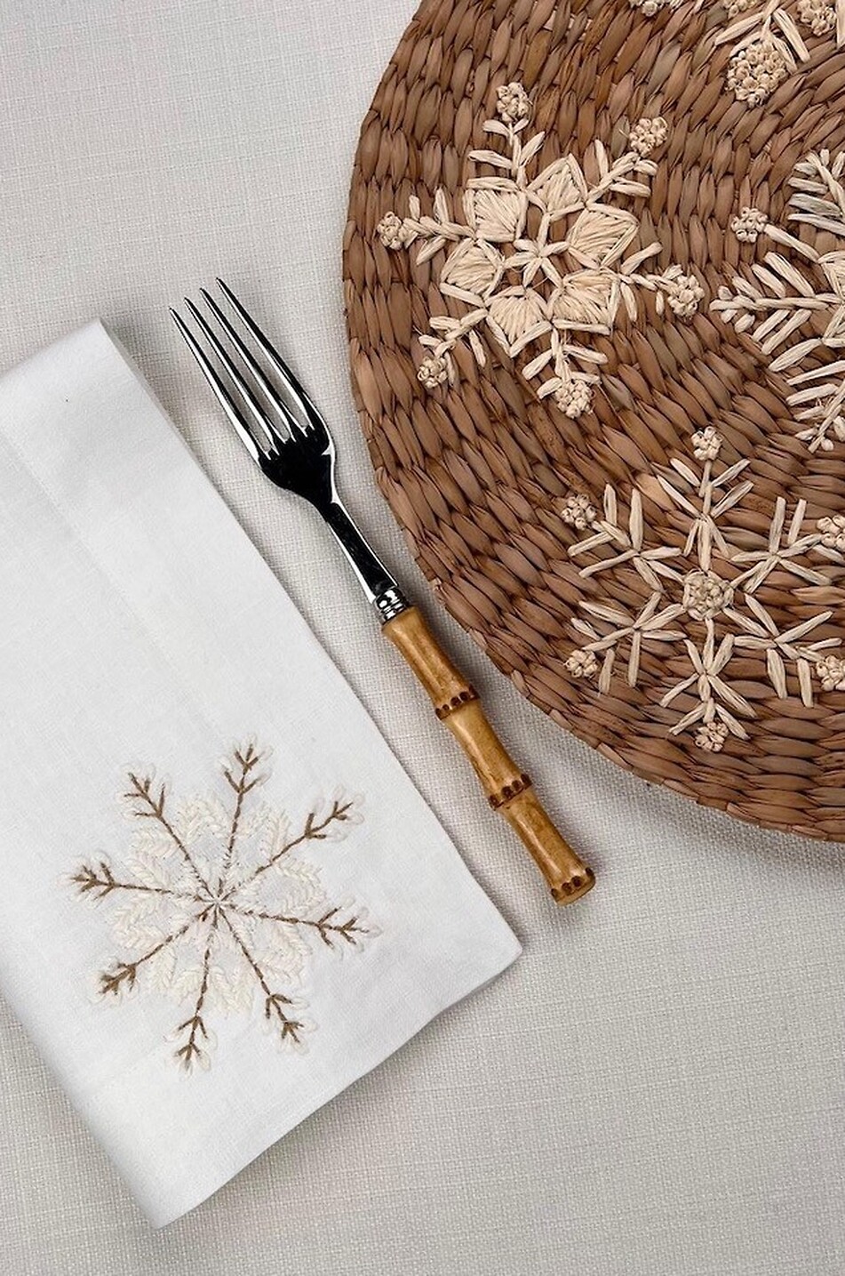 THE TABLE LOVE Snowflake embroidered round raphia placemat Home BEIGE 4