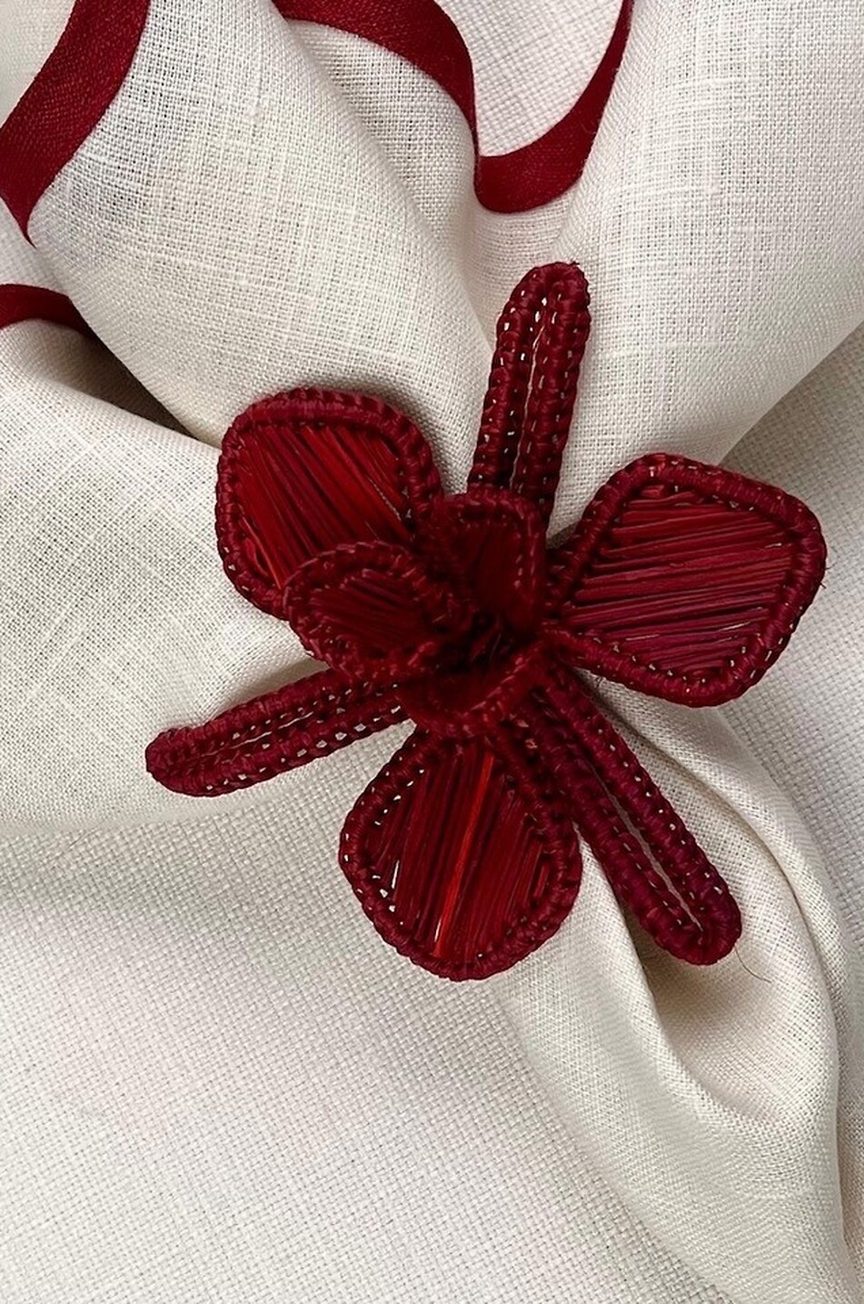 THE TABLE LOVE Orchid flower-shaped napkin ring Home DARK RED 2