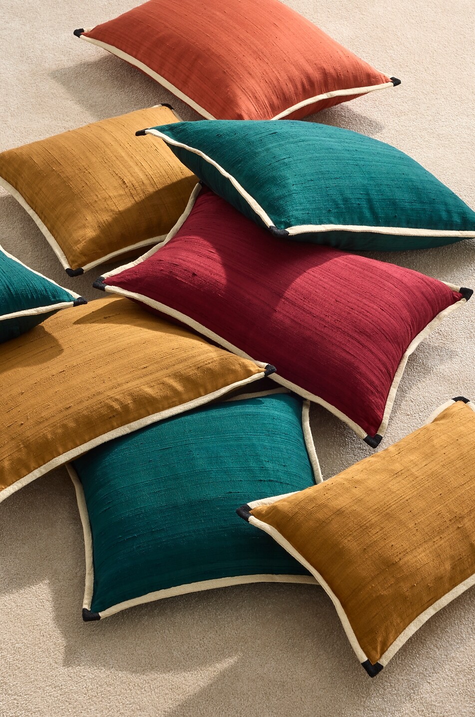 MAISON SARAH LAVOINE Séquence rectangular silk-blend cushion Home DARK RED 3