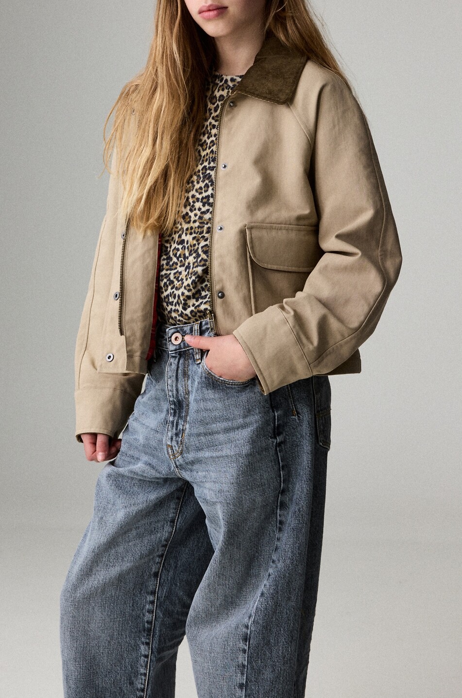 BELLEROSE Kurze leichte Mädchen-Jacke aus gefütterter Leinwand Hack Mädchen BEIGE 4