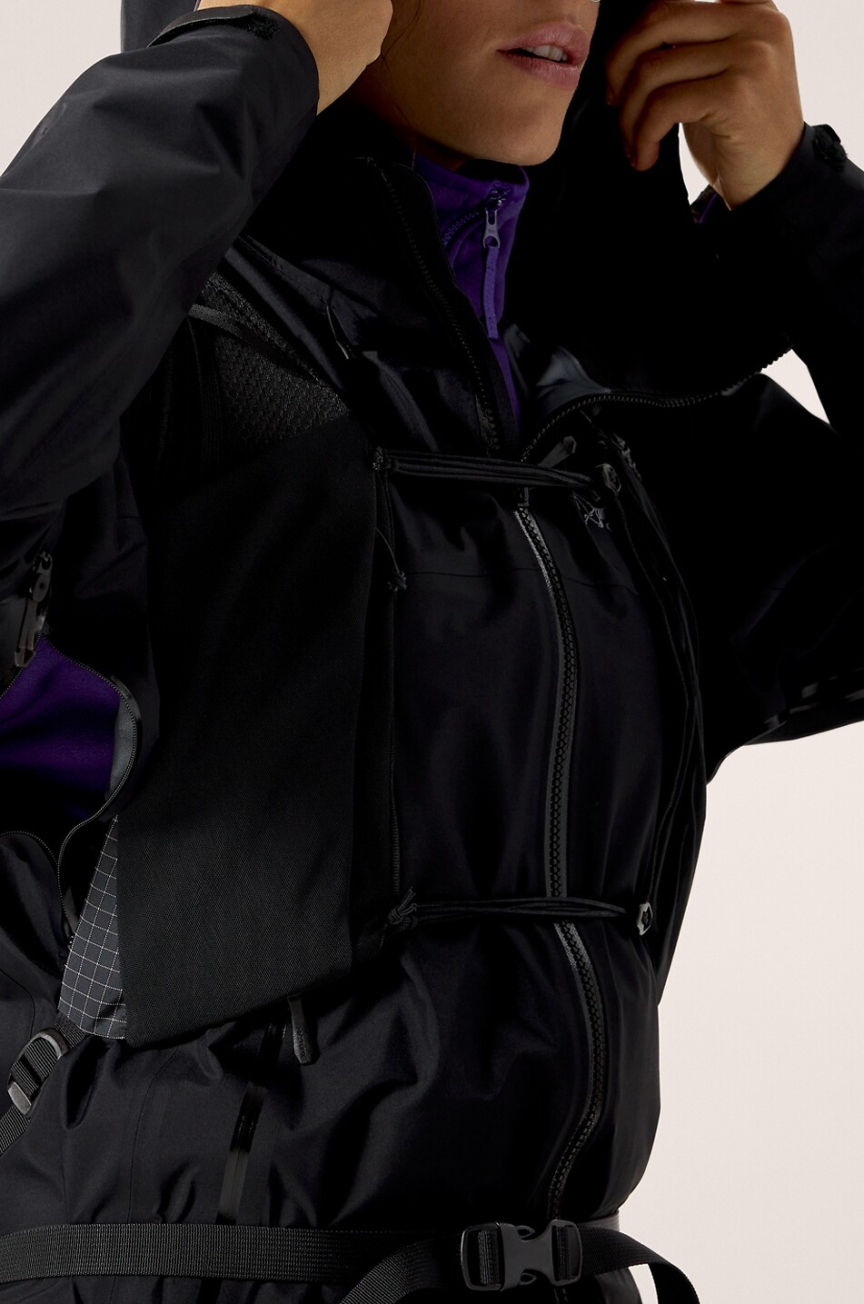 ARC'TERYX Beta SL Gore-Tex hooded windbreaker jacket Women BLACK 6