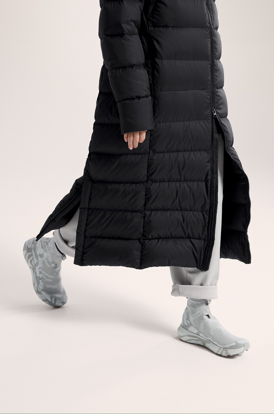 ARC'TERYX Thorium long quilted hooded technical fabric parka Women BLACK 7