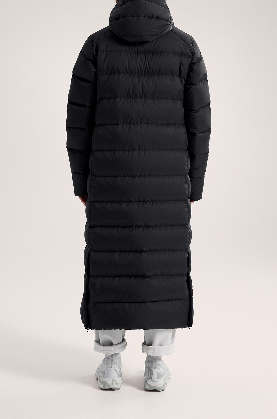 ARC'TERYX Thorium long quilted hooded technical fabric parka Women BLACK 4