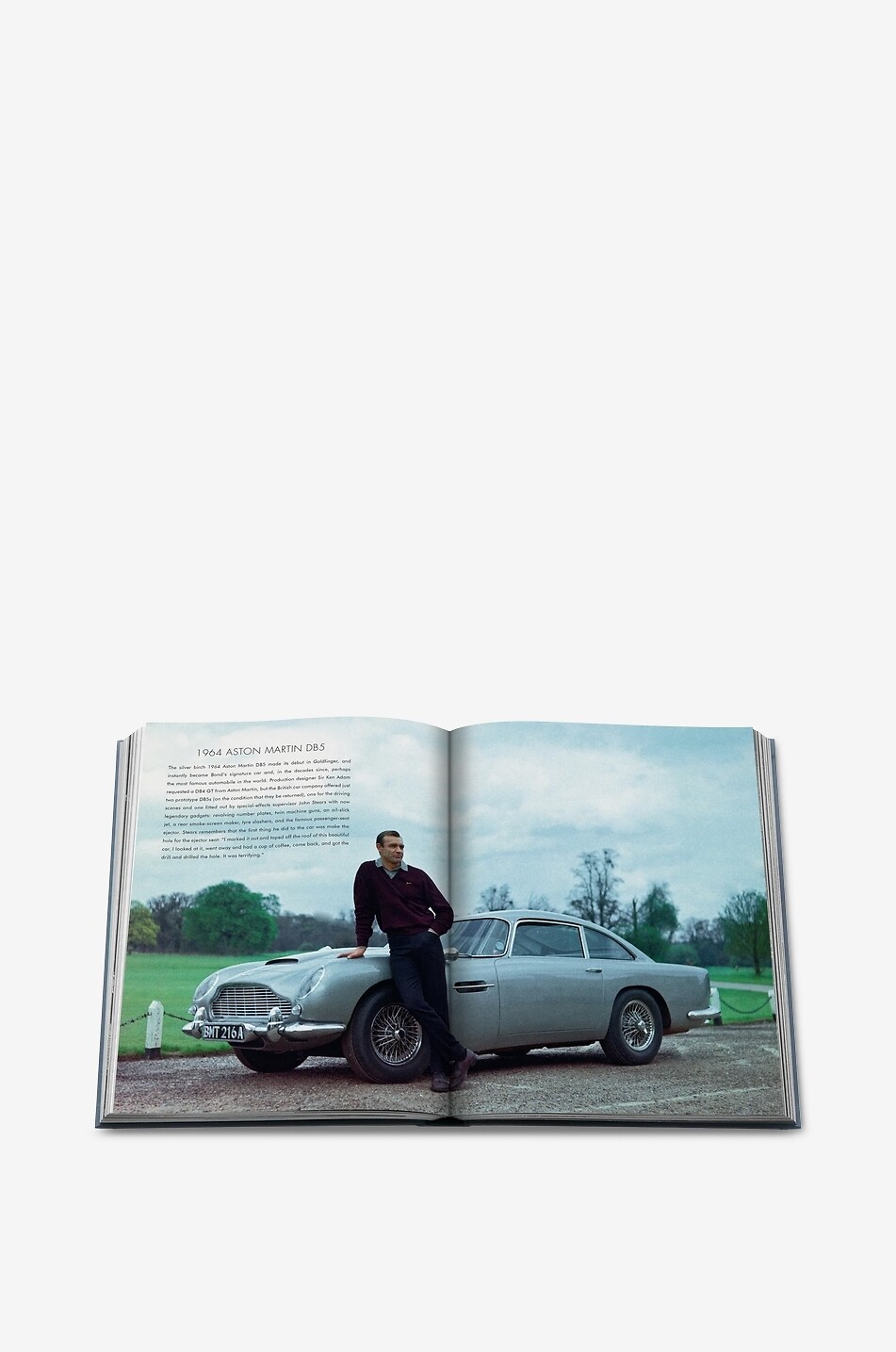 ASSOULINE James Bond Cars coffee table book Home MULTI COLOURED 4