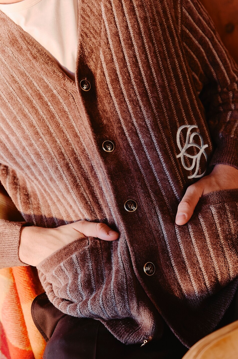 DROLE DE MONSIEUR Cardigan en éponge à col v rayé Monogramme Homme VERT 4