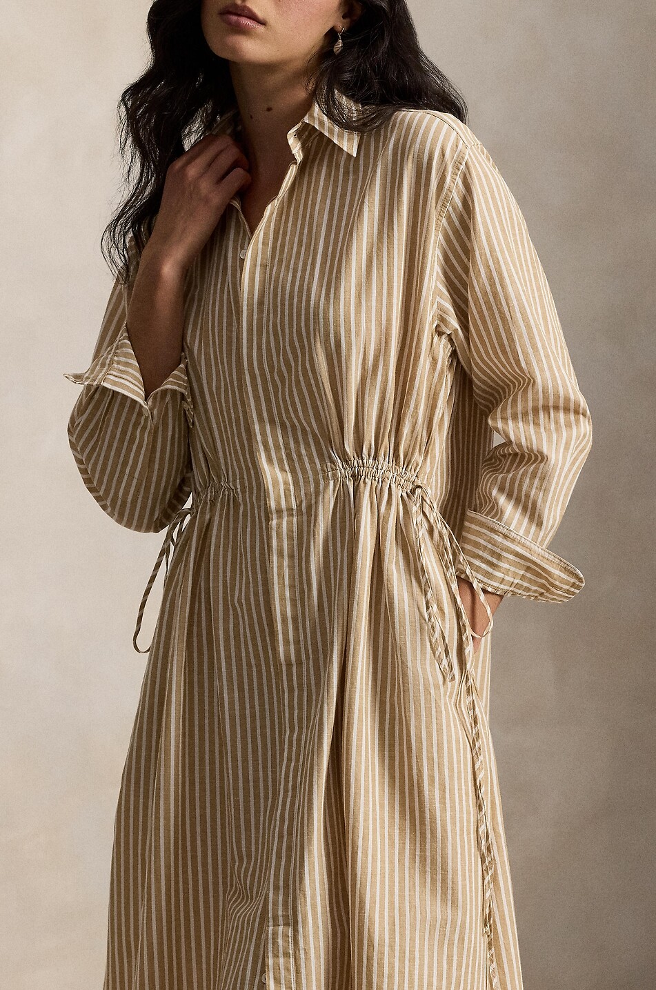 POLO RALPH LAUREN Gestreiftes Midi-Hemdkleid aus Baumwolle und Leinen mit Kordelzug Damen KAMELFARBEN 5