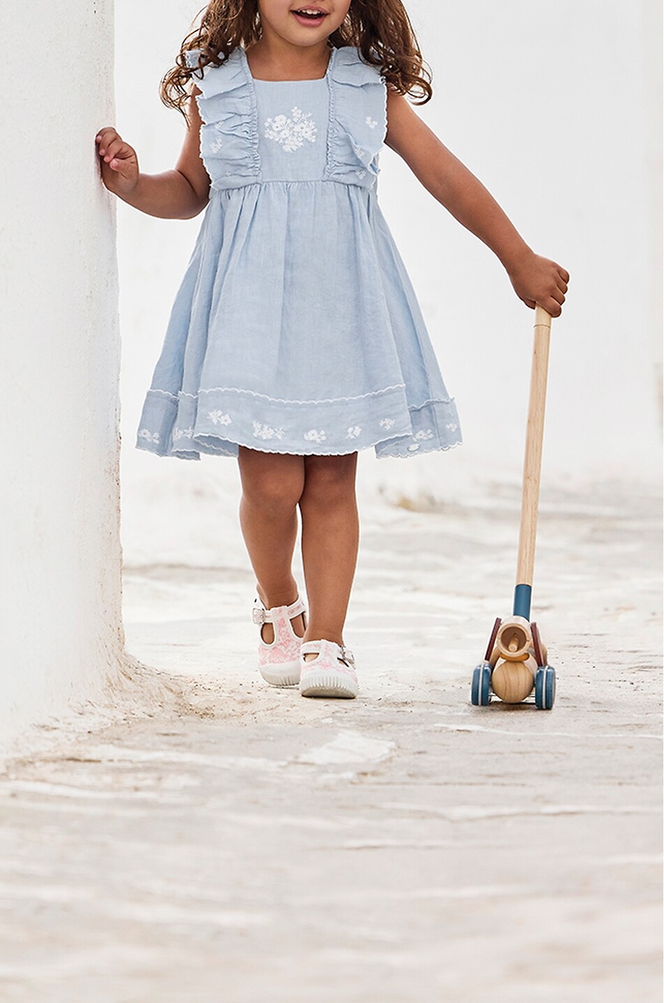 TARTINE ET CHOCOLAT Sleeveless flower-embroidered ruffled linen baby dress Baby BLUE 3