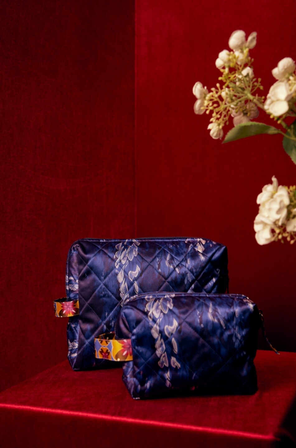 KARMA ON THE ROCKS Pochette en soie matelassé Small Pouch Fuji Femme VIOLET 2