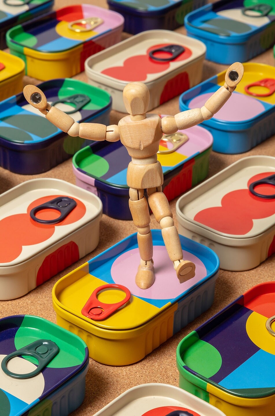 BLOCK DESIGN Magnetische Mini-Künstler-Puppe aus Holz Magnet Man Haus BUNT 2